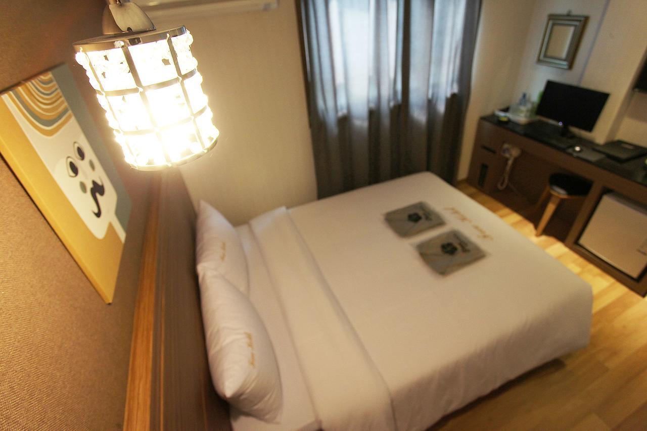 Economic Free Hotel